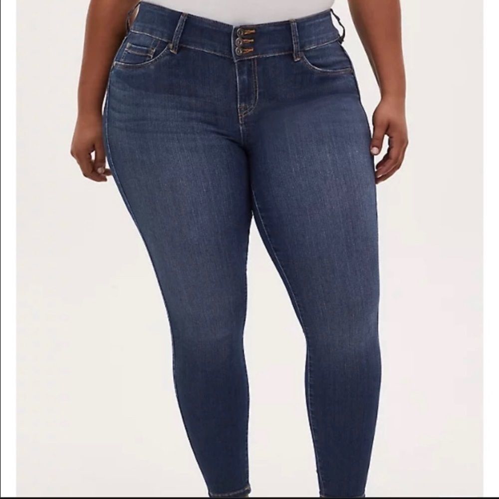 TORRID High Rise cropped ankle medium wash jeggings